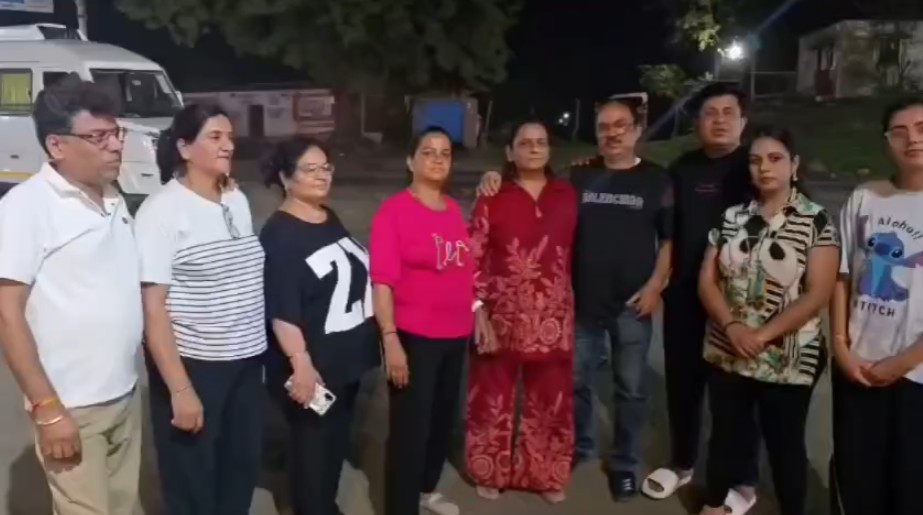 दर्शन के नाम पर वसूली: श्रद्धालुओं का के लिए बनाया फर्जी प्रोटोकॉल, 2 आरक्षक लाइन अटैच, गार्ड और फोटोग्राफर पहुंचे जेल