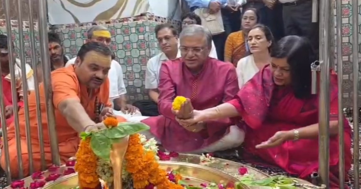 MP में मुख्य चुनाव आयुक्त: ओंकारेश्वर में सपत्नीक किया ज्योतिर्लिंग का अभिषेक, बोले- “लोकतंत्र पर बनी रहे बाबा की कृपा”