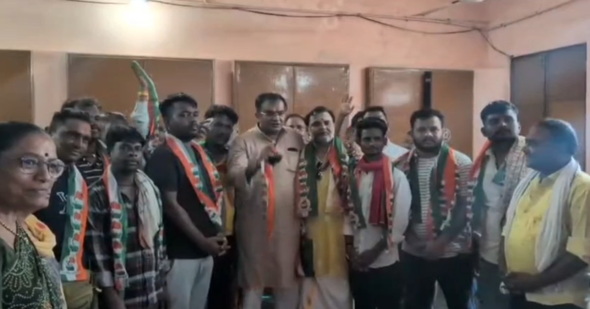 ओंकारेश्वर में बीजेपी को लगा झटका: 12 से ज्यादा कार्यकर्ताओं ने थामा कांग्रेस का हाथ, जिला अध्यक्ष ने कही ये बात