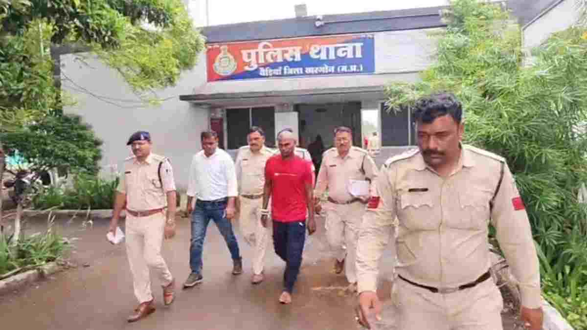 बेटे ने लात मारकर पिता को उतारा मौत के घाट, फिर सड़क पर घसीटकर पुल के पास फेंकी लाश, कातिल बेटा गिरफ्तार