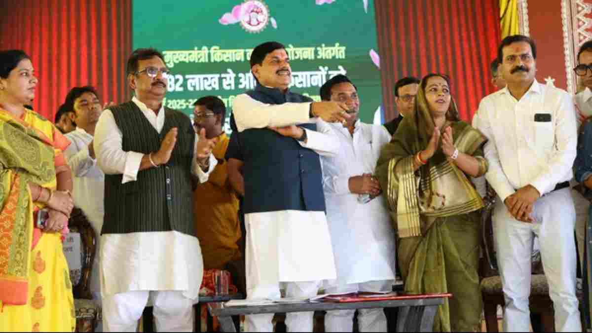 खिले किसानों के चेहरे, सीएम डॉ. यादव ने अन्नदाता को दी 3,300 करोड़ से अधिक की सौगात, 82.70 लाख किसानों के खातों में पहुंचे 4-4 हजार