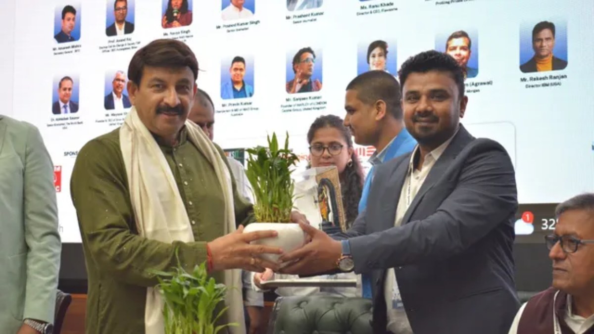 ‘नौकरी ढूंढने वाले नहीं, रोजगार देने वाले बनें…,’ Gen-Z Summit में बोले सांसद मनोज तिवारी, युवा उद्यमियों को सम्मानित किया