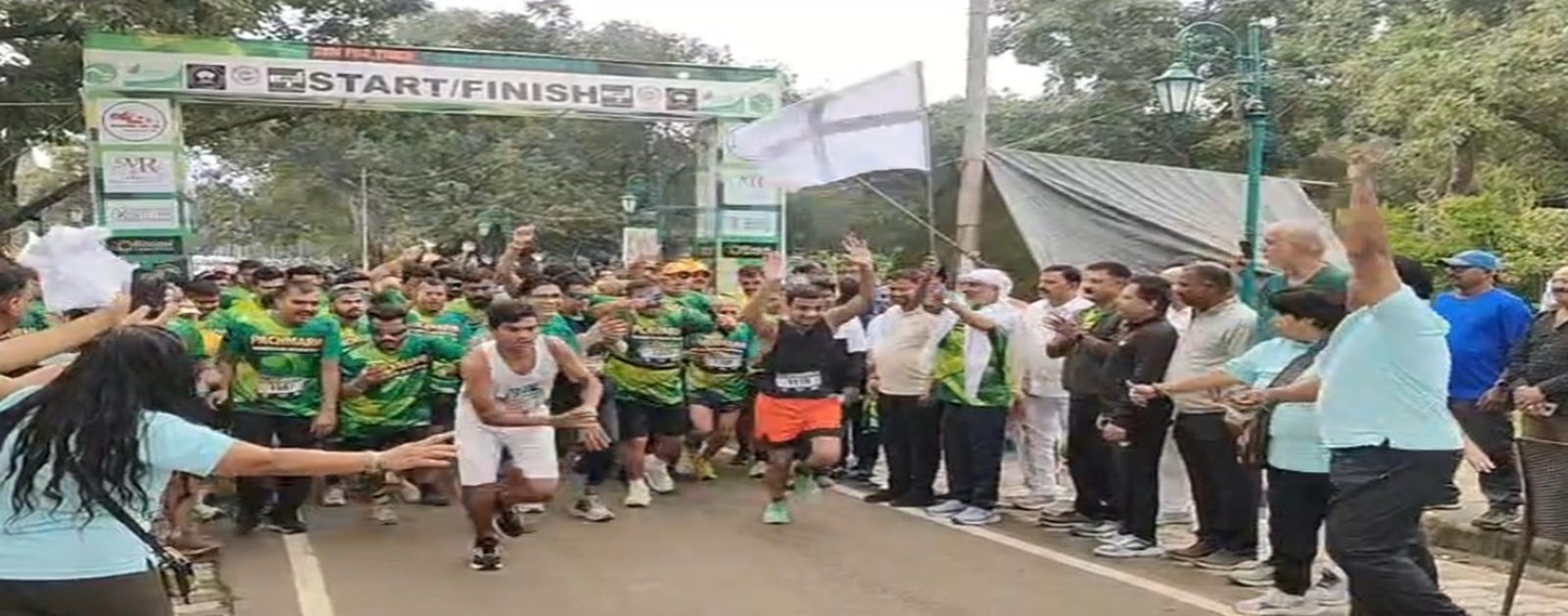 पचमढ़ी की सुरम्य वादियों में दौड़े देश-विदेश के 1600 धावक! मानसून की फुहारों के बीच ‘फिट इंडिया’ का संदेश