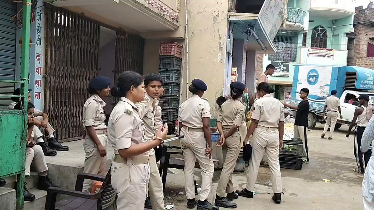 सिगरेट पीने को लेकर बवाल, दो गुटों में जमकर चले लाठी-डंडे; कई घायल, दो गिरफ्तार