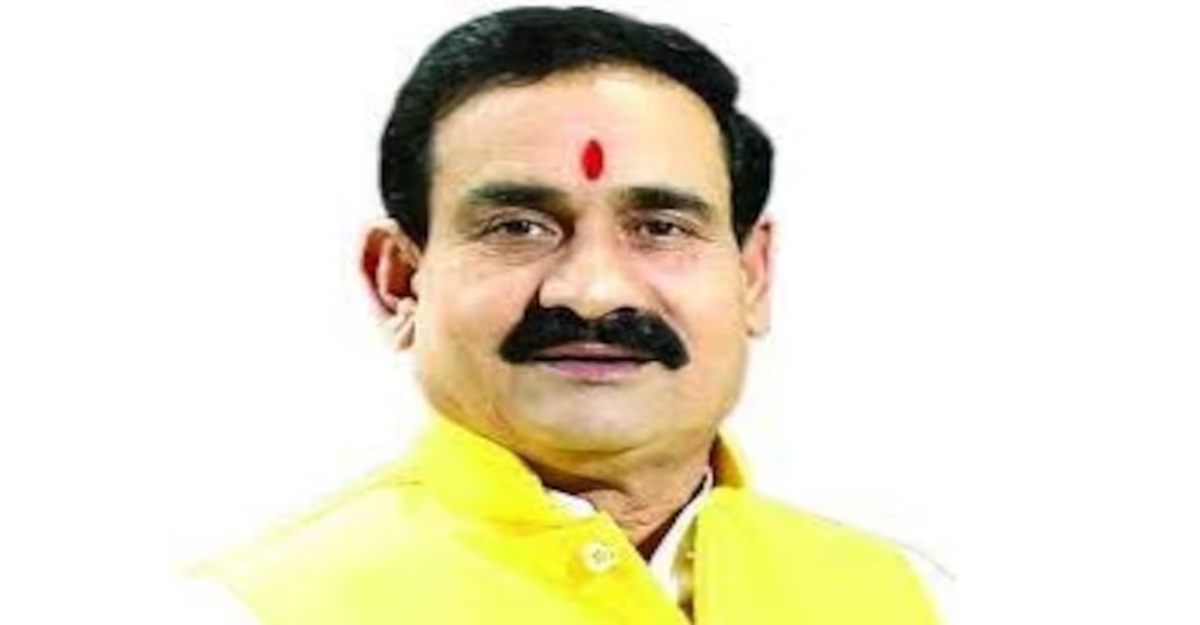 दतिया उपचुनाव: स्टार प्रचारकों की सूची में 16वें स्थान पर खिसके नरोत्तम मिश्रा, कांग्रेस ने बताया ‘दया का पात्र’, बीजेपी का पलटवार