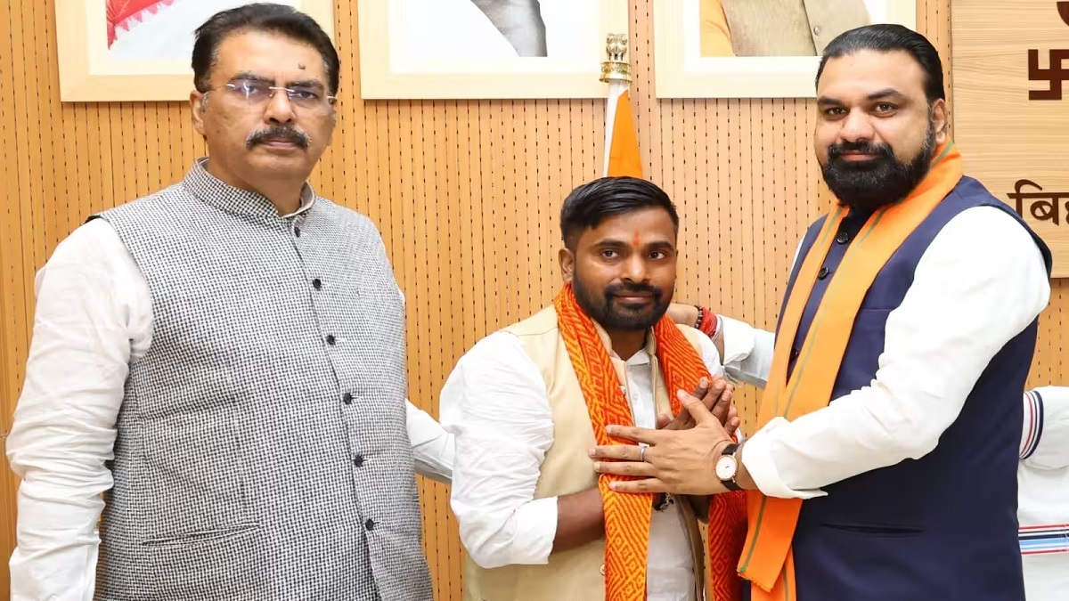 बांकीपुर उपचुनाव: नीरज सिन्हा ने दाखिल किया नामांकन, बीजेपी ने किया बड़ी जीत का दावा