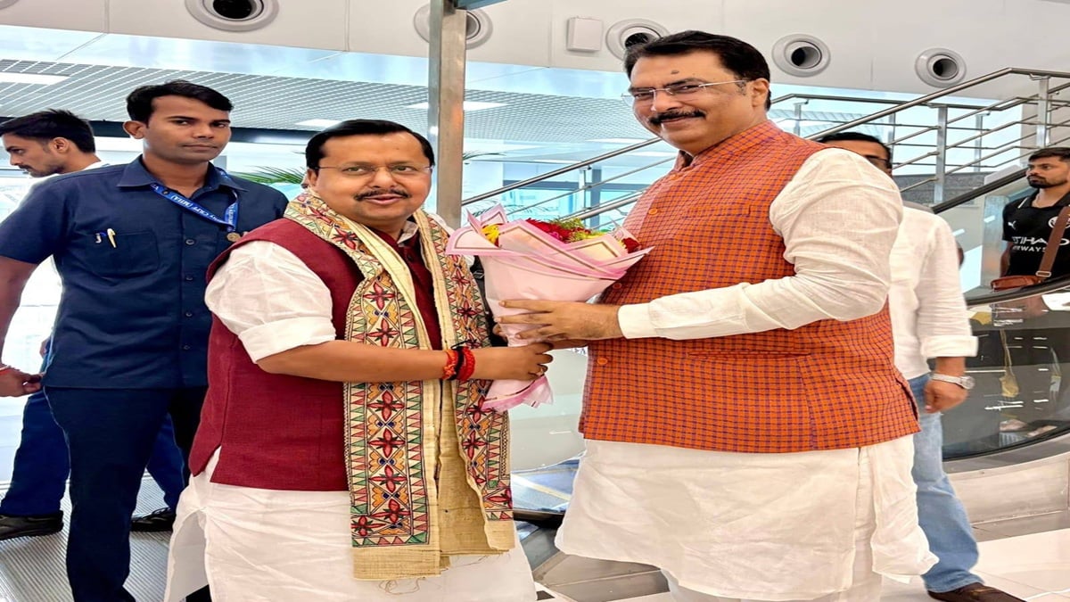 बांकीपुर उपचुनाव: पटना पहुंचे नितिन नबीन, पवन सिंह और मनोज तिवारी के बाद खुद संभाला मोर्चा