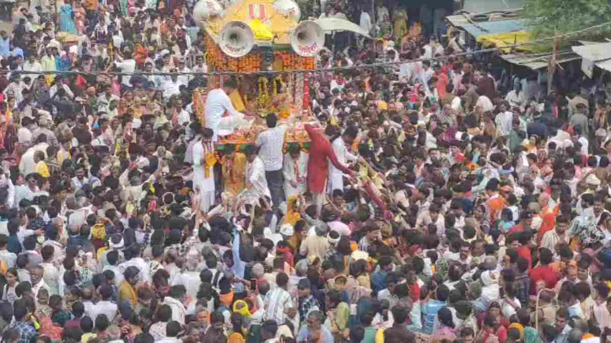 300 साल पुरानी परंपरा: मनोरा में निकली भगवान जगन्नाथ की भव्य रथयात्रा, श्रद्धालुओं की उमड़ी भीड़ 