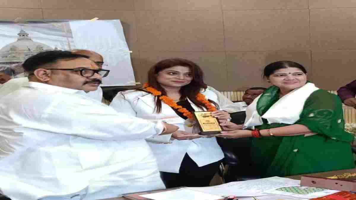 इंदौर की बेटी को राष्ट्रीय जिम्मेदारी: हाई कोर्ट एडवोकेट डॉ. रुपाली राठौर बनीं उत्तर प्रदेश राज्य विधान मंडल पेंशनर्स संस्थान की निदेशक