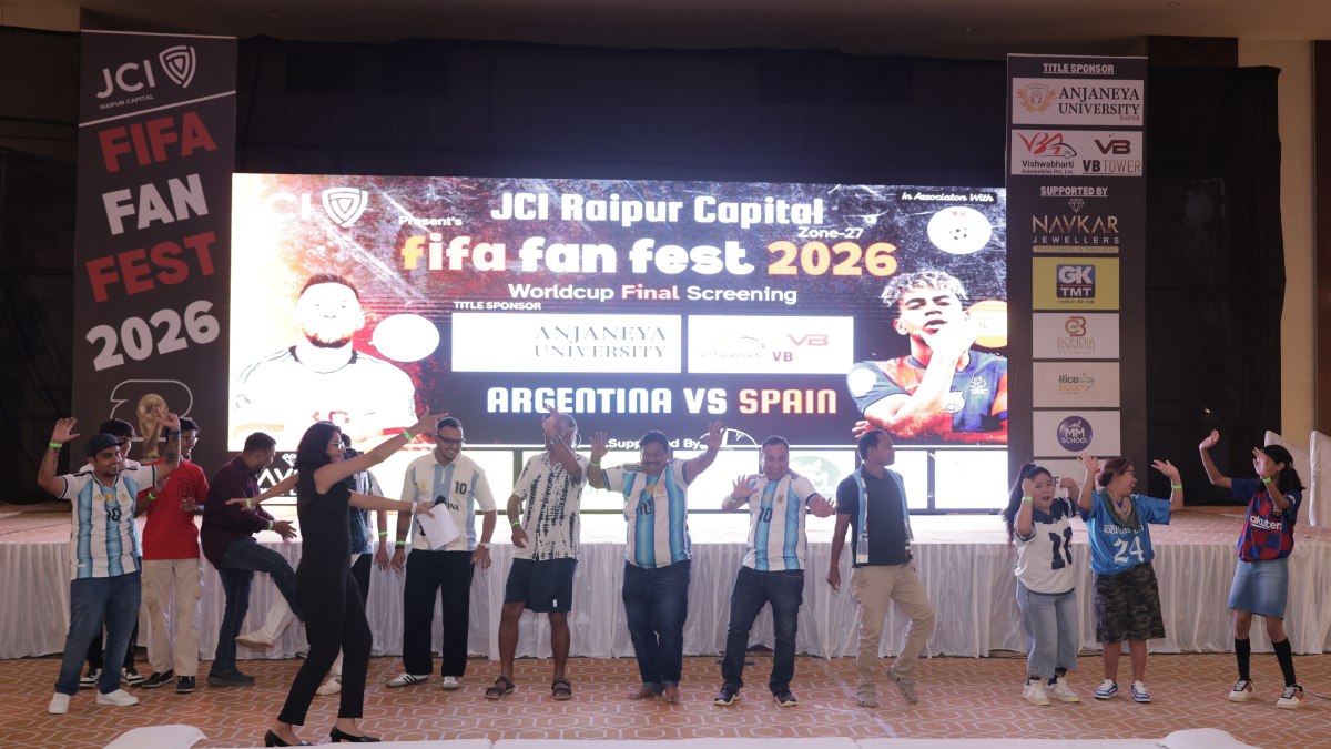 FIFA Fan Fest : रायपुर में फुटबॉल फैंस ने फीफा फाइनल 2026 का उठाया लुफ्त, स्पेन की जीत का मनाया जश्न