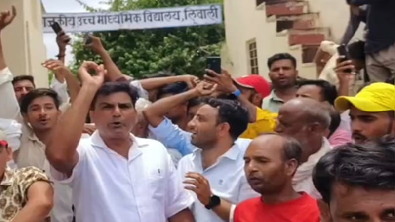 500 रुपए के शक में स्कूल की छात्राओं के साथ घिनौनी हरकत, निर्वस्त्र करने पर दो शिक्षिकाएं निलंबित