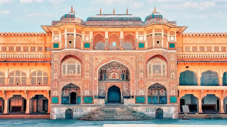Amer Fort: आमेर महल की सदियों पुरानी चित्रकारी को बचाएगी नई तकनीक, पहली बार XRF मशीन से होगा वैज्ञानिक परीक्षण