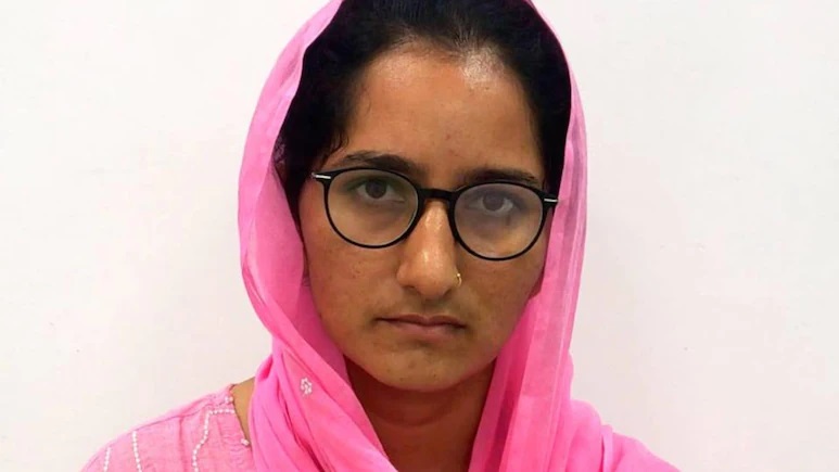 RPSC Exam Fraud: 7 लाख में हुई थी डील, फरार महिला को SOG ने दबोचा