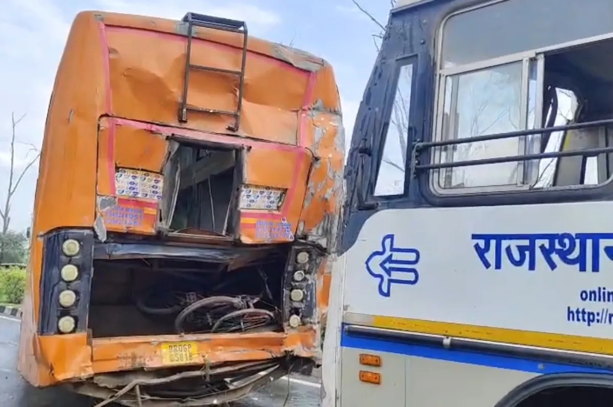 Rajasthan News: भरतपुर में हाईवे पर बड़ा हादसा, खड़ी स्लीपर बस से टकराई रोडवेज, दर्जनभर यात्री घायल