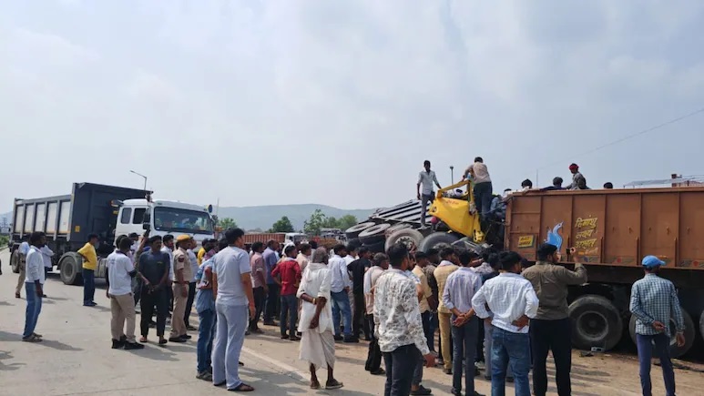 Jaipur-Kota Highway Accident: चित्तौड़ रोड पुलिया पर 5 गाड़ियों की भिड़ंत, 6 घायल