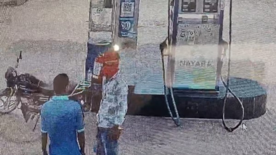 अलवर के पेट्रोल पंप तेल के पैसे मांगे तो युवक को मारी गोली, CCTV में कैद हुई वारदात