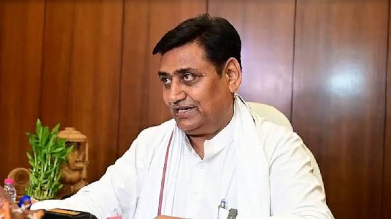 डोटासरा का बड़ा दावा: स्कूलों को बंद करने की साजिश रच रही सरकार