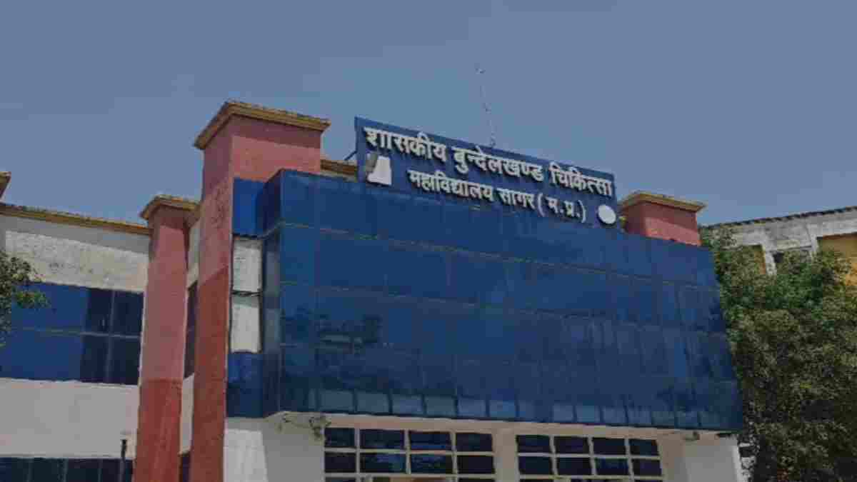 बारातियों पर कटर से हमला: तीन युवक गंभीर घायल, लूट का विरोध करने पर बदमाशों ने किया जानलेवा अटैक, हत्या के प्रयास का मामला दर्ज