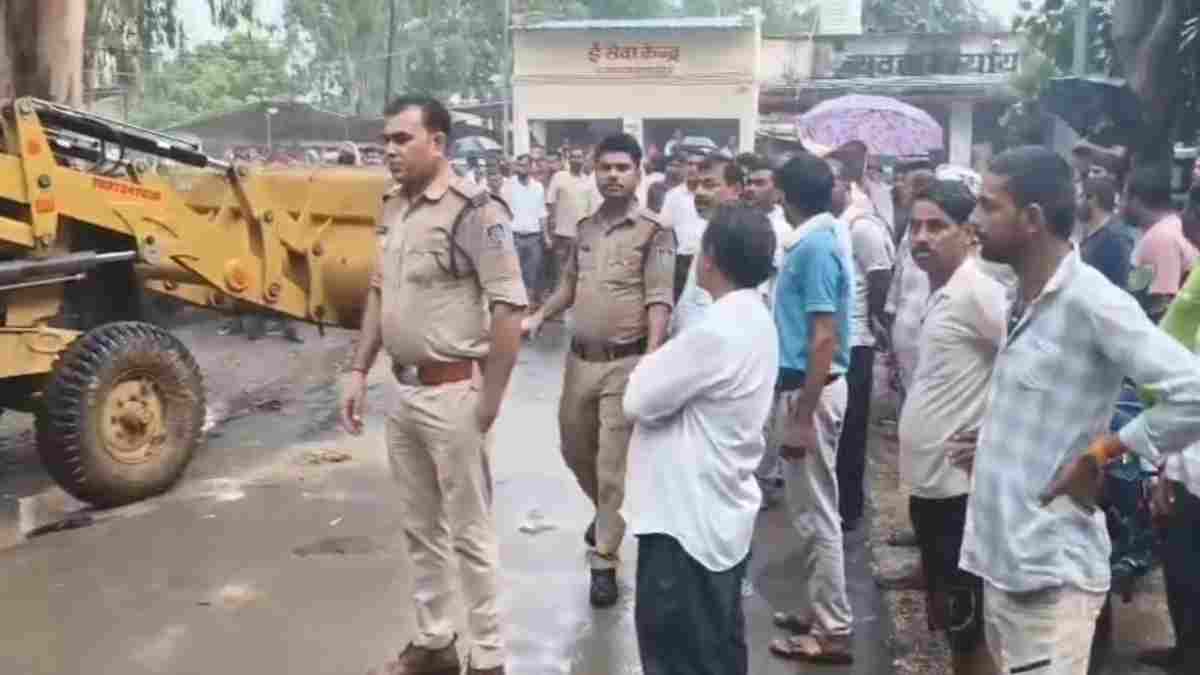सीधी कोर्ट परिसर में बड़ा हादसा: बारिश से बचने गए लोगों पर गिरी दीवार , 2 की मौत, 2 घायल