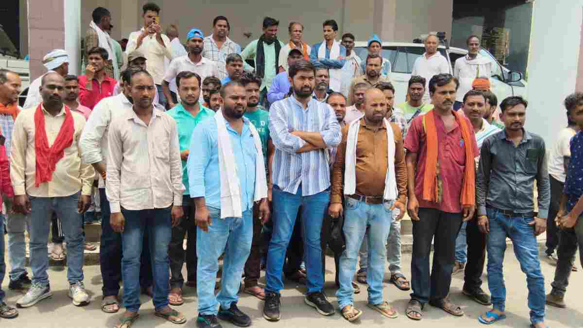 NCL अमलोरी प्रोजेक्ट में लाखों रुपये का घपला: बीपीएल-बीआईपीएल कंपनी पर गंभीर आरोप; 60 मजदूरों ने कलेक्टर से लगाई गुहार 