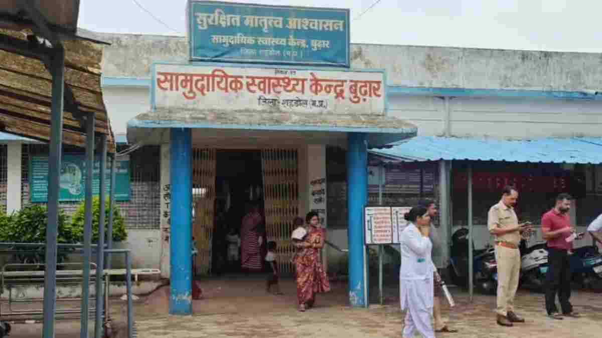स्नेक बाइट का इलाज कर रहे डॉक्टर पर जानलेवा हमला, कमरे में बंद होकर खुद की बचाई जान