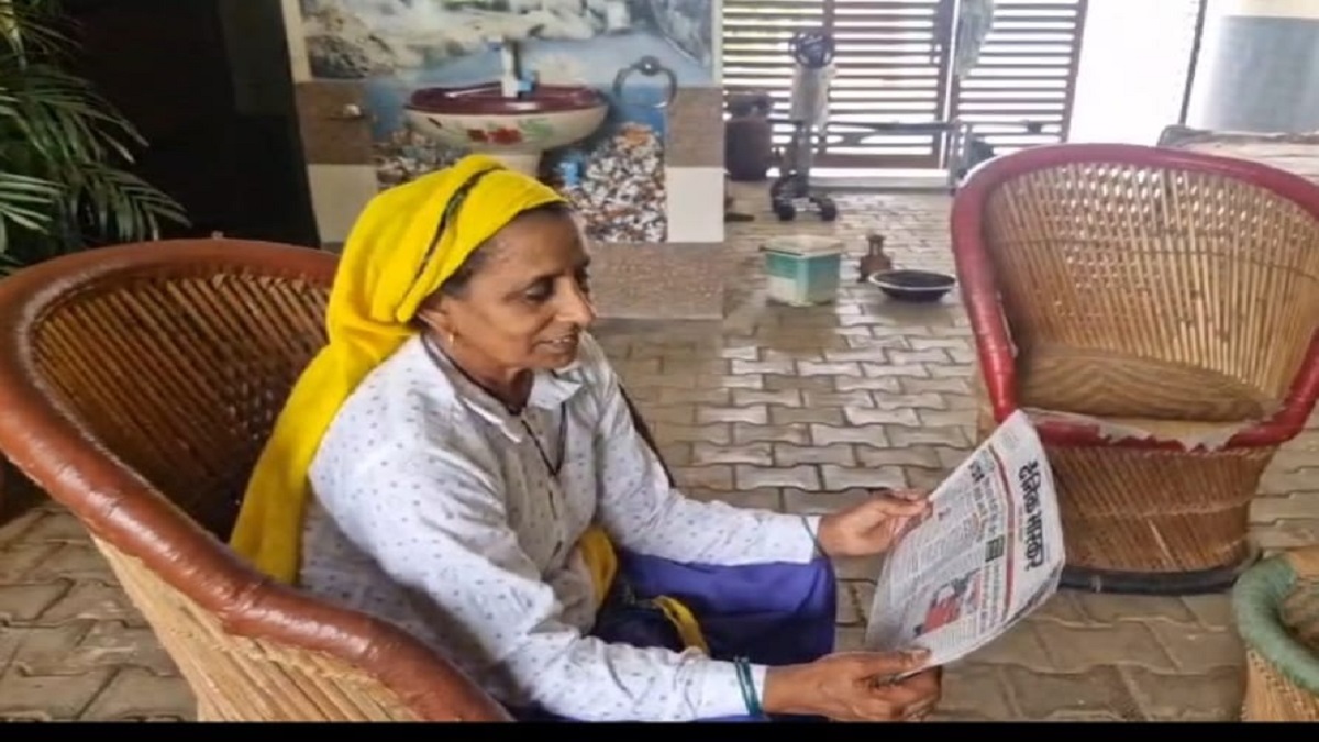 63 की उम्र में दसवीं पास, दादी बनीं स्टूडेंट ऑफ द ईयर