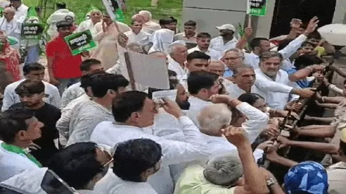 जंतर मंतर लाठीचार्ज के बाद बढ़ा तनाव, वकीलों का प्रदर्शन और चक्का जाम, भाजपा नेता के घर पर कालिख पोती