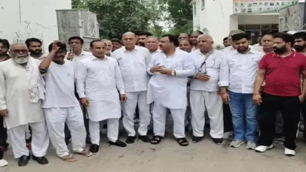 शिक्षा मंत्री के इस्तीफे पर हिसार में जश्न, कांग्रेस ने मनाई जीत