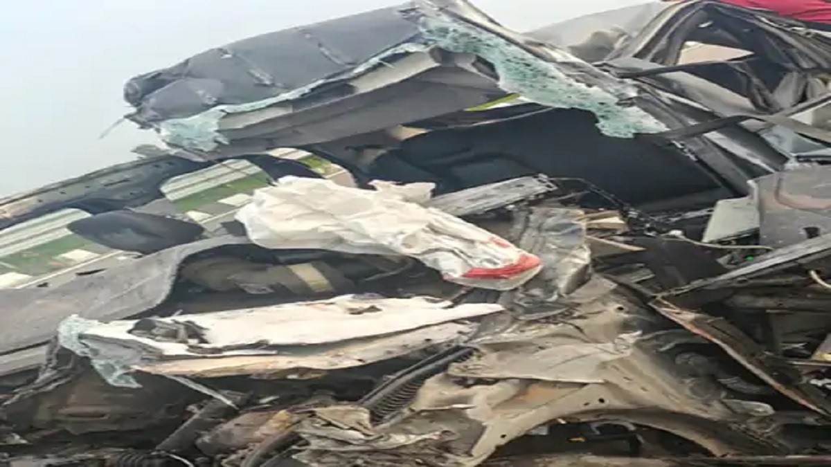 रोहतक में दर्दनाक सड़क हादसा, टाटा गाड़ी और ट्रक की टक्कर में तीन की मौत