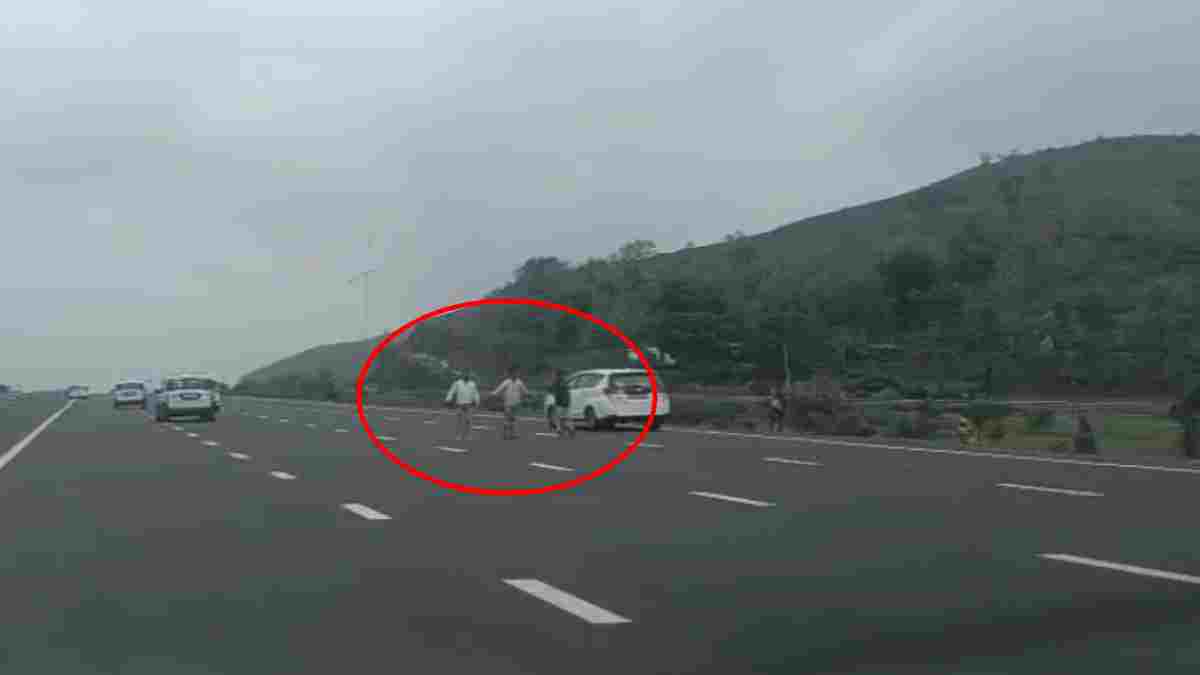 MP में केंद्रीय मंत्री नितिन गडकरी की सुरक्षा में सेंध: अचानक काफिले के सामने आए ग्रामीण, पुलिस महकमे में हड़कंप