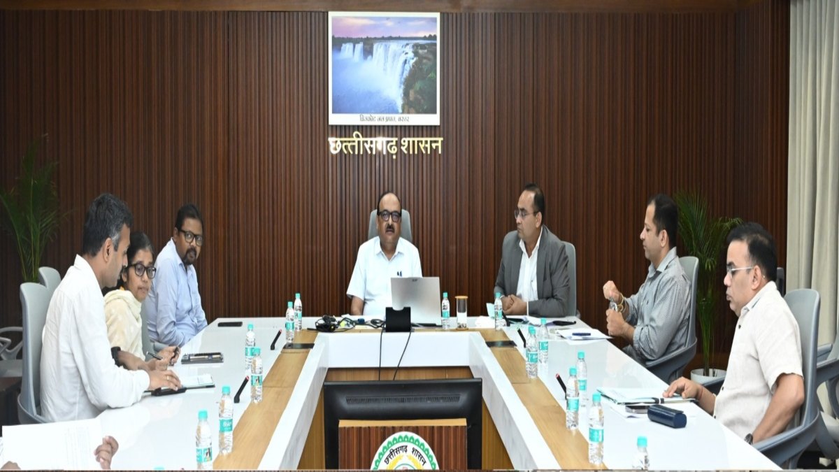 स्वतंत्रता दिवस की तैयारियां शुरू: मुख्य सचिव ने ली उच्च स्तरीय बैठक, अधिकारियों को सौंपी जिम्मेदारियां