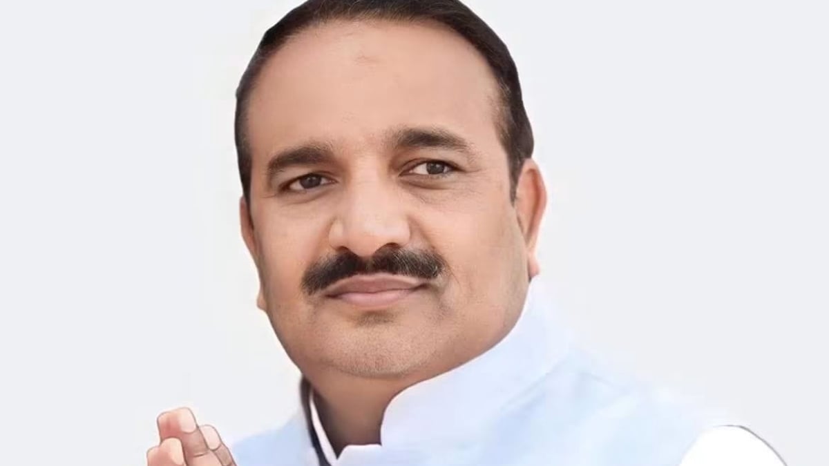 राहुल के ‘कॉकरोच’ पोस्ट पर दिनेश प्रताप का बड़ा हमला, मच गया सियासी बवाल