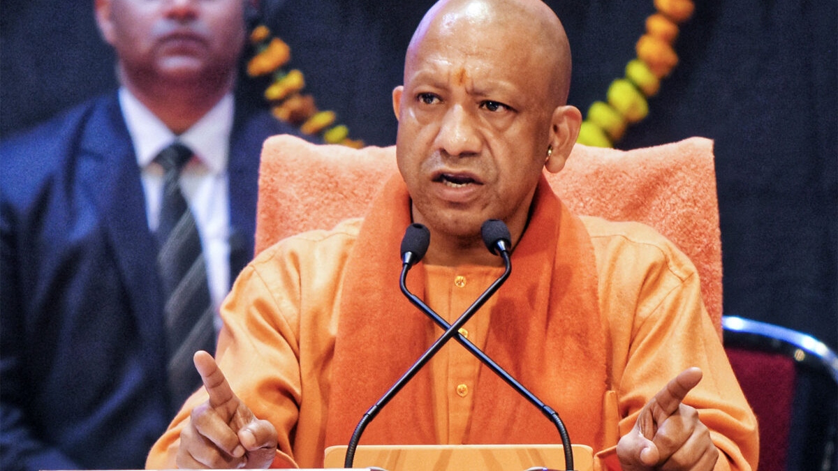 यूपी में मौसम का महाअलर्ट! सीएम योगी का बड़ा आदेश- 24 घंटे में मिलेगा मुआवजा, इन जिलों में सबसे ज्यादा खतरा