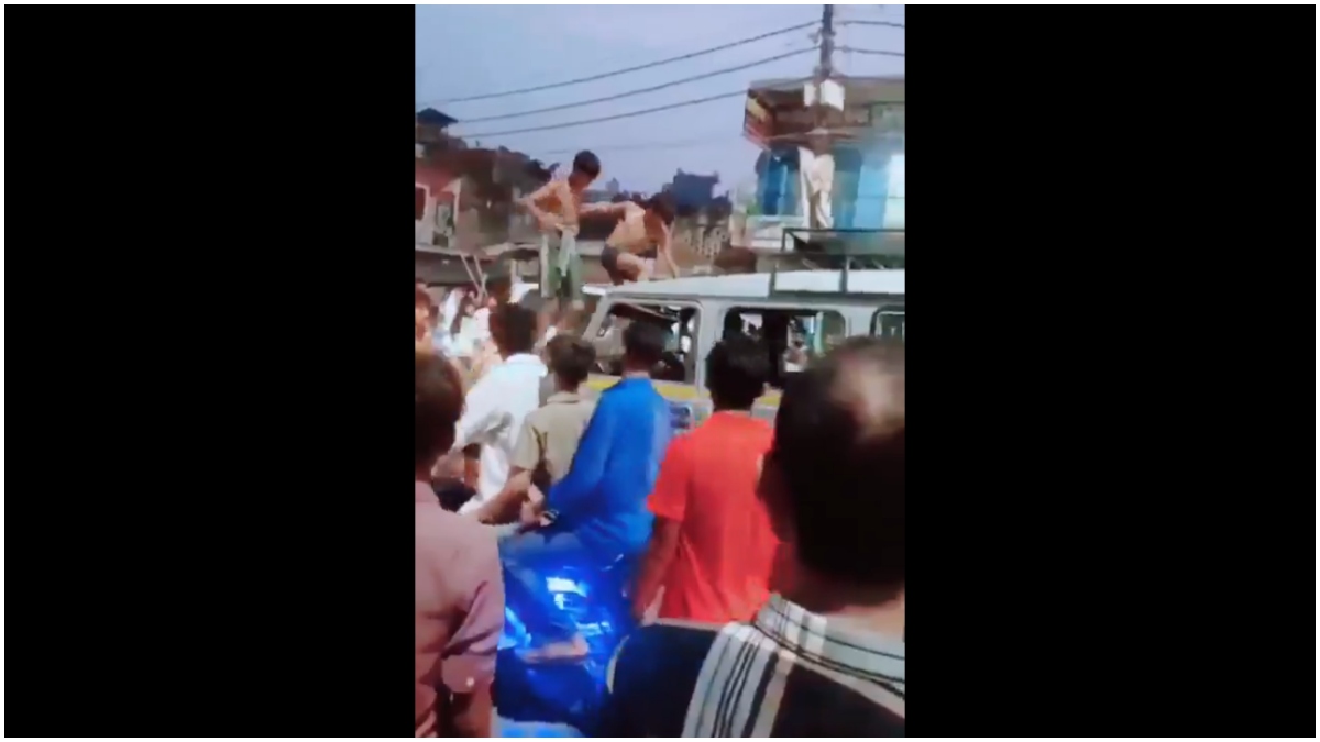 मुजफ्फरनगर में कांवड़ियों का हंगामा, कार में तोड़फोड़ का वीडियो वायरल, लोगों ने पूछा- आस्था के नाम पर कानून तोड़ने की छूट कब तक?