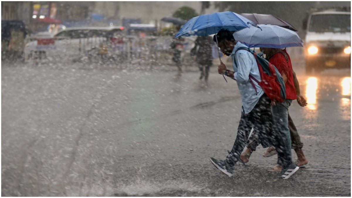 यूपी में फिर एक्टिव हुआ मानसून, 24 जिलों में भारी बारिश का अलर्ट; गंगा-सरयू उफान पर, कई शहरों में जलभराव