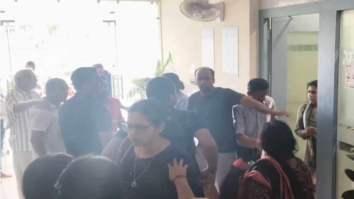 जुड़वा बच्चे होने की खुशियां मातम में बदलीं: एक नवजात की मौत पर मचा हंगामा, परिजनों ने डॉक्टर पर लगाया लापरवाही का आरोप