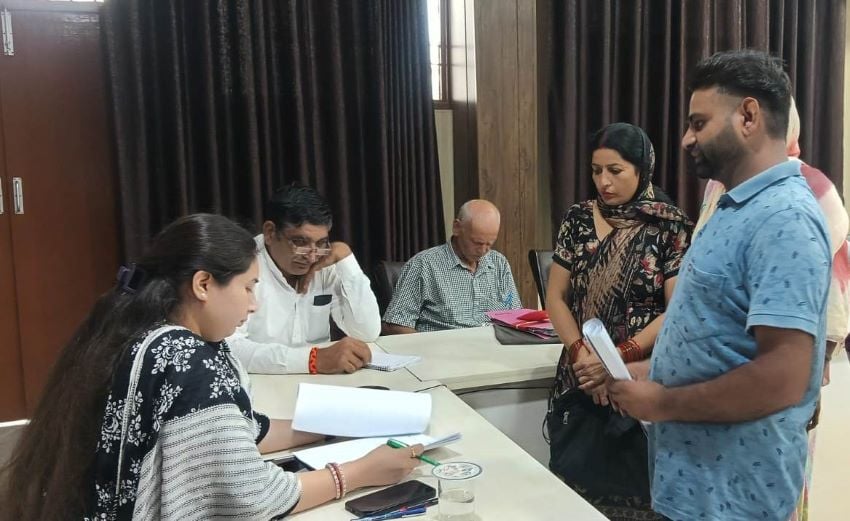 अंबाला समाधान शिविर: SDM शिवजीत भारती ने सुनी जनसमस्याएं, अधिकारियों को दिए त्वरित समाधान के निर्देश
