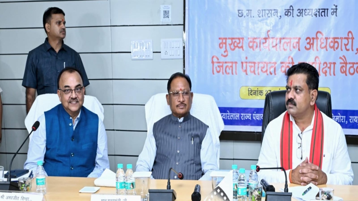 जिला पंचायत CEO की समीक्षा बैठक: CM साय ने दिए लखपति दीदी सहित कई योजनाओं को गांव-गांव तक पहुंचाने के निर्देश