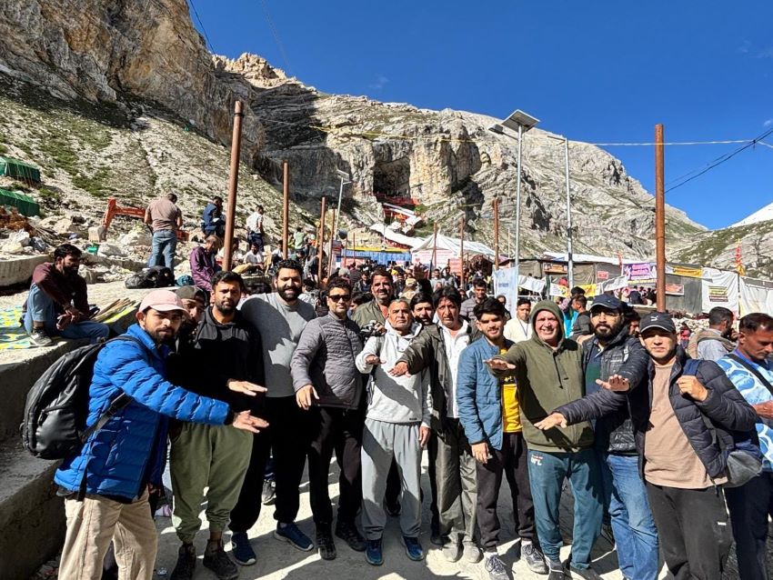 बाबा बर्फानी के साए में भिवानी के युवाओं का शंखनाद, अमरनाथ यात्रा में दिया जल बचाने और नशा छोड़ने का महासंदेश