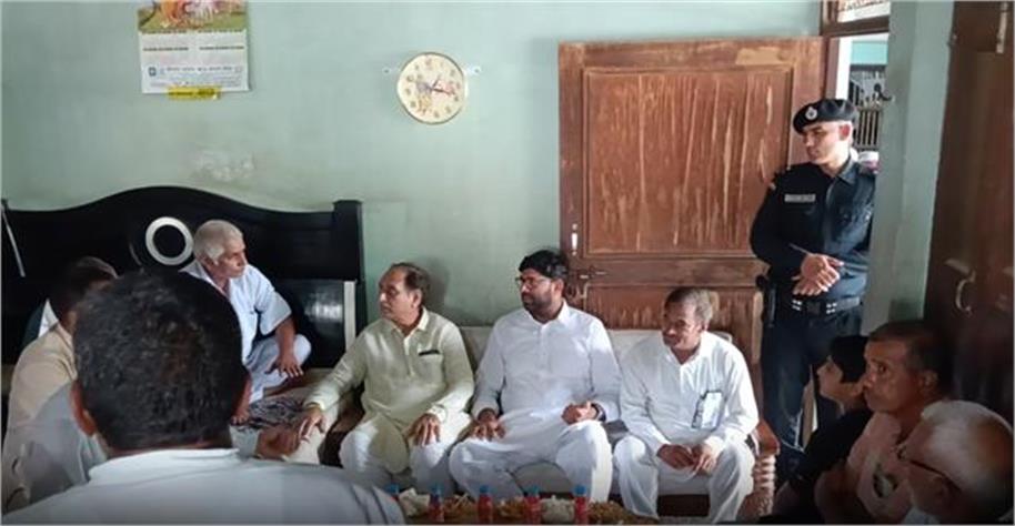 छात्रों पर कार्रवाई को लेकर दिग्विजय चौटाला का हमला, बोले- सरकार का ‘पाप का घड़ा’ भर चुका है
