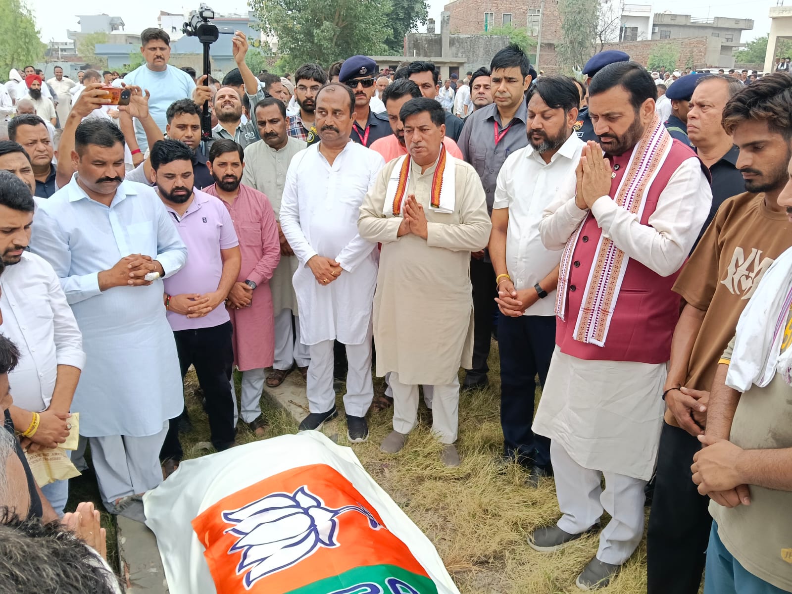 सीएम सैनी ने स्व. गुरनाम सिंह गुर्जर को दी श्रद्धांजलि, बोले- समाज के लिए अपूरणीय क्षति