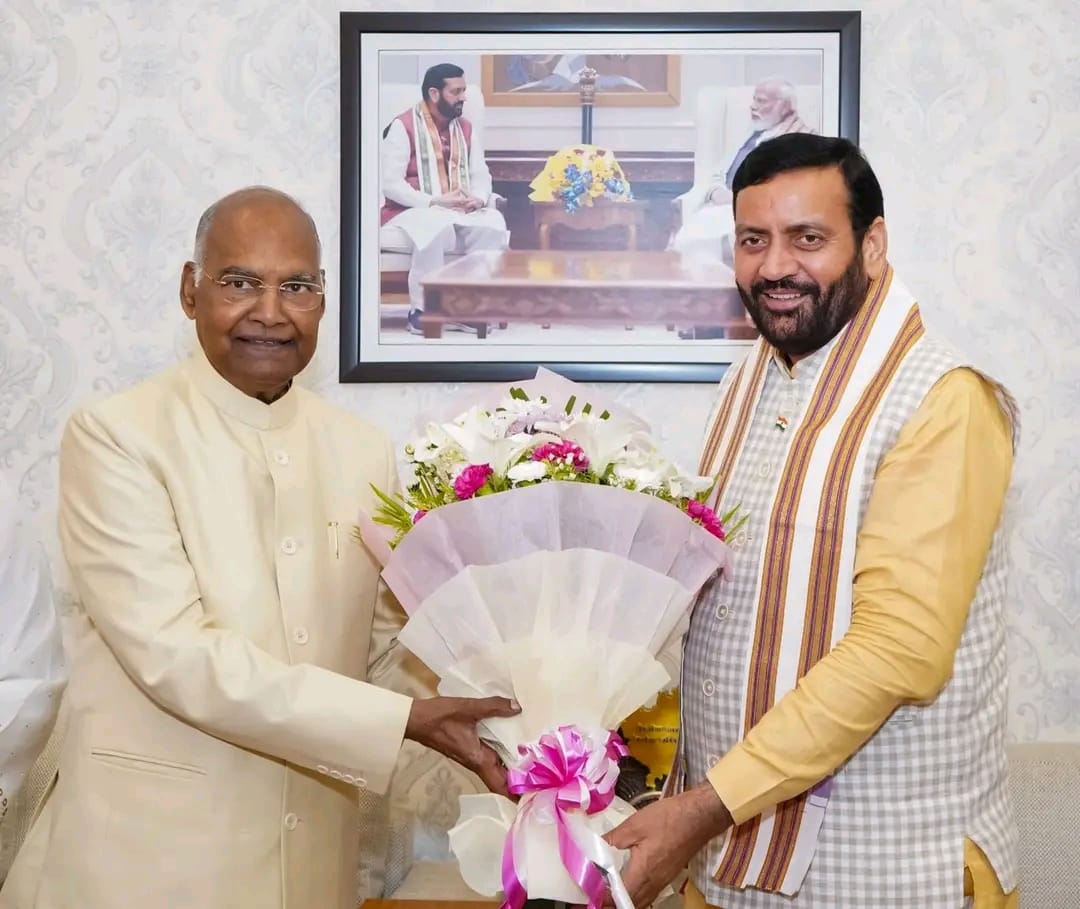 पूर्व राष्ट्रपति रामनाथ कोविंद से मिले CM सैनी, केंद्रीय मंत्री मनोहर लाल भी रहे मौजूद; विकास समेत कई मुद्दों पर चर्चा