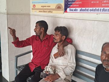 पानीपत में बड़ा हादसा: धान की रोपाई के दौरान 11 हजार वोल्ट की लाइन टूटकर खेत में गिरी, प्रवासी मजदूर की मौत, 6 घायल