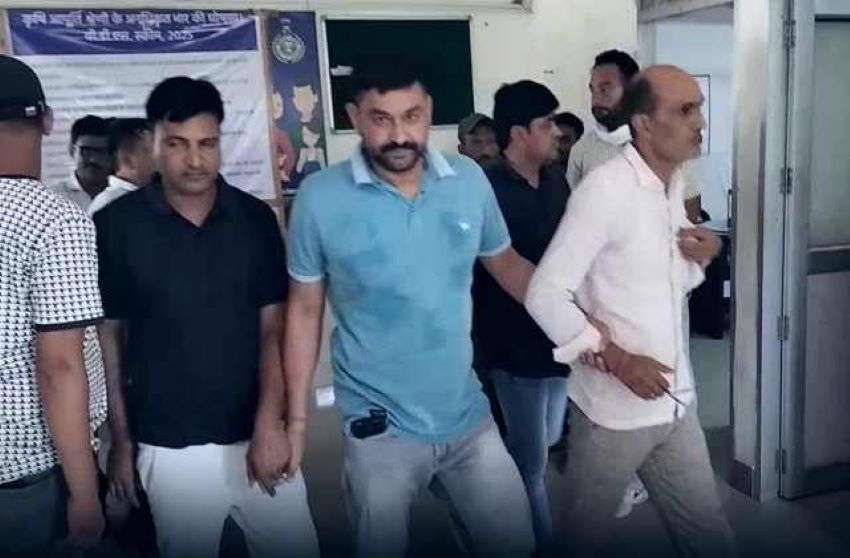 रेवाड़ी में 15 वर्षीय छात्र ने की आत्महत्या, परिजनों ने शिक्षकों पर मानसिक प्रताड़ना का लगाया आरोप