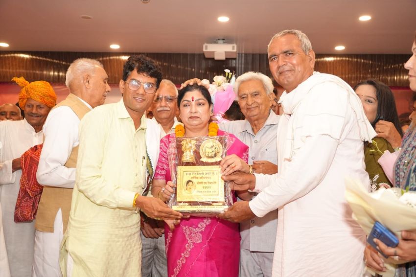 गुरुग्राम में महिला आयोग की चेयरपर्सन ऊषा प्रियदर्शिनी का भव्य सम्मान, स्वामी समाज ने जताया आभार