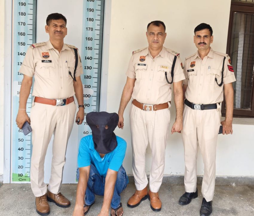 हिसार पुलिस का बड़ा एक्शन: खेत से लोहे का सामान चोरी करने वाला आरोपी गिरफ्तार, सारा माल बरामद
