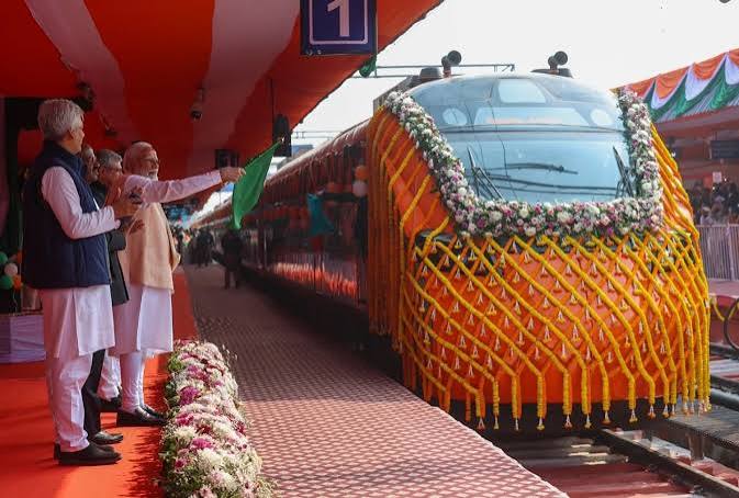 वाराणसी जाने वाले यात्रियों को बड़ी सौगात: PM मोदी दिखाएंगे संत रविदास एक्सप्रेस को हरी झंडी, अंबाला कैंट में होगा भव्य स्वागत