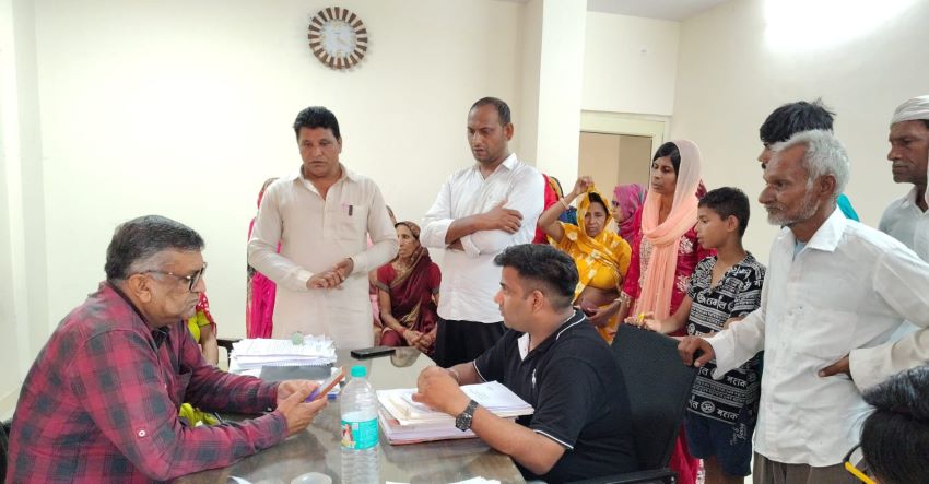 हांसी में बिजली गुल होने पर फूटा जनता का गुस्सा: दफ्तर पहुंचे लोग, सवाल पूछते ही भागे SDO