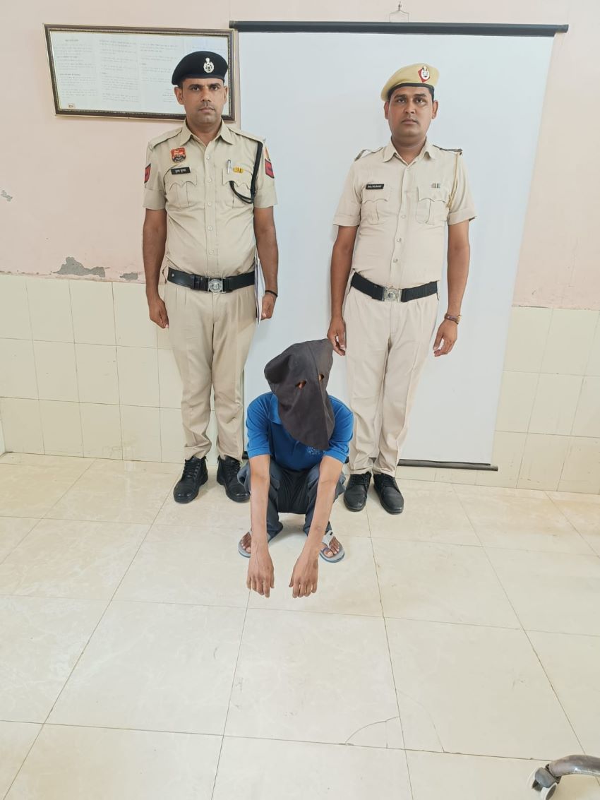 हिसार में अवैध शराब बेचते रंगे हाथ पकड़ा गया विनोद, पुलिस ने 24 बोतल देसी शराब के साथ दबोचा