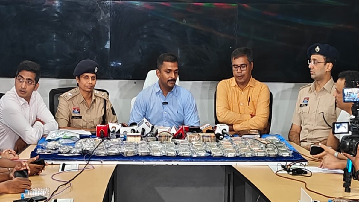 कारोबारी के घर चोरी का खुलासा : घरेलू रसोइया निकला 70 लाख की चोरी का मास्टरमाइंड, 12 घंटे के भीतर दो आरोपी नागपुर से गिरफ्तार